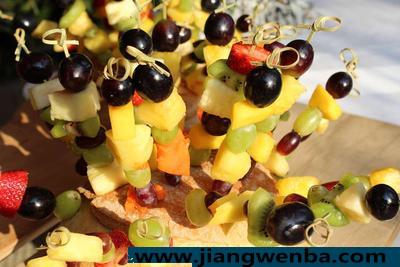 一岁宝宝能不能吃菠萝 一岁宝宝不能吃的食物