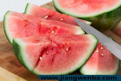 宝宝拉肚子蛋花状是什么引起 宝宝拉肚子蛋花状怎么办