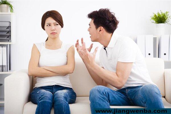 男子与女友吵架后手指硬成鸡爪，原因竟是过度通气综合症？
