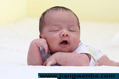 宝宝呕吐拉肚子怎么办 宝宝呕吐拉肚子是怎么回事